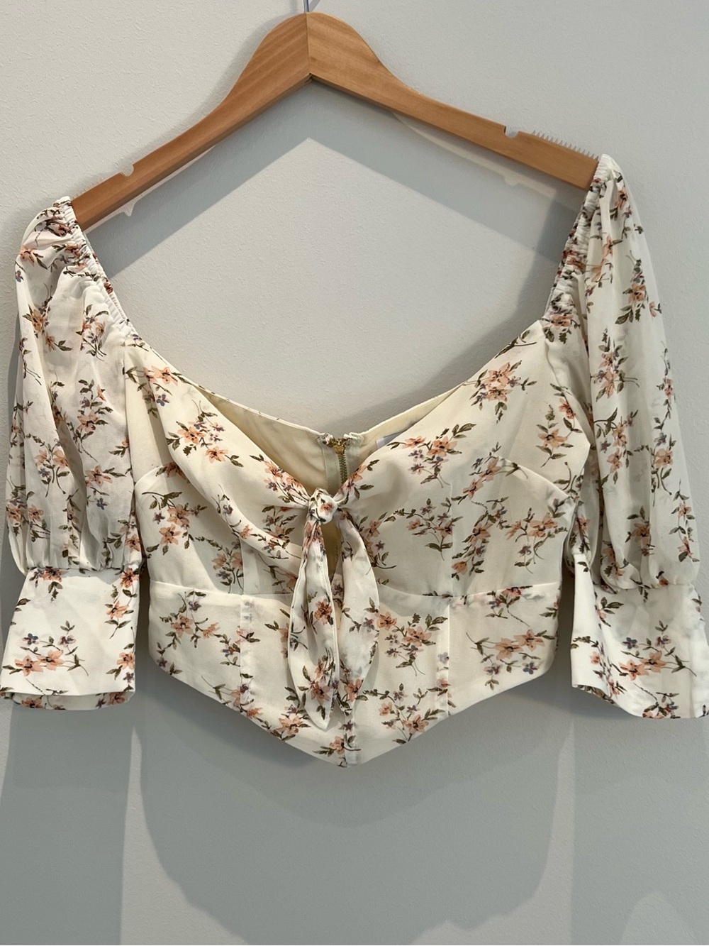 Sabo Skirt Cream Floral Tie-Front Puff Sleeve Crop Top